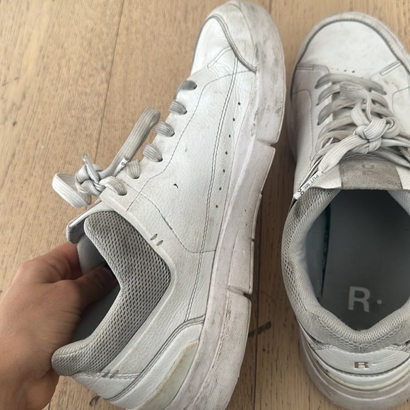 ON RUNNING ROGER men Size 9 - Picture 2 of 6